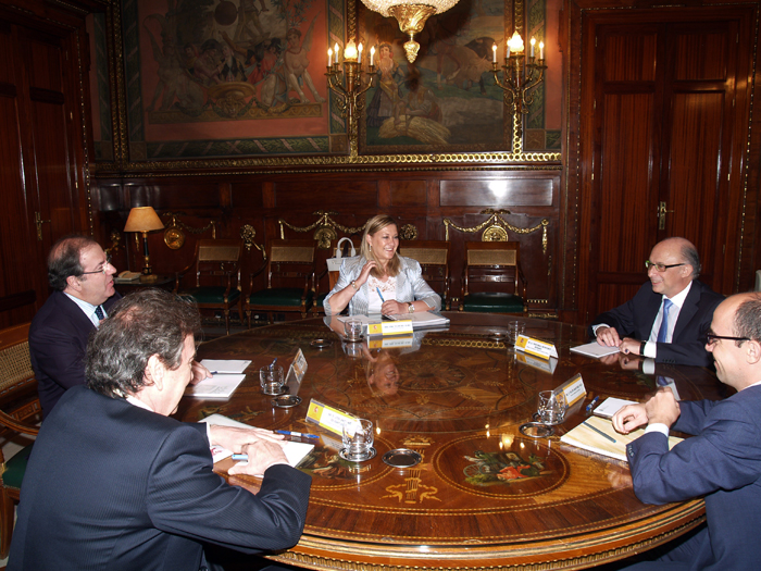 Imagen reunión de Montoro con el presidente de Castilla y León